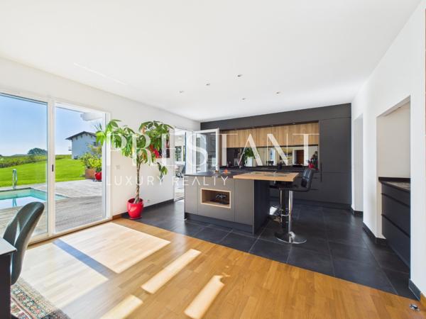 Bidart – Maison contemporaine avec piscine et vue montagne, BIDART