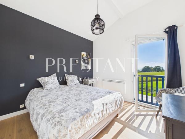 Bidart – Maison contemporaine avec piscine et vue montagne, BIDART