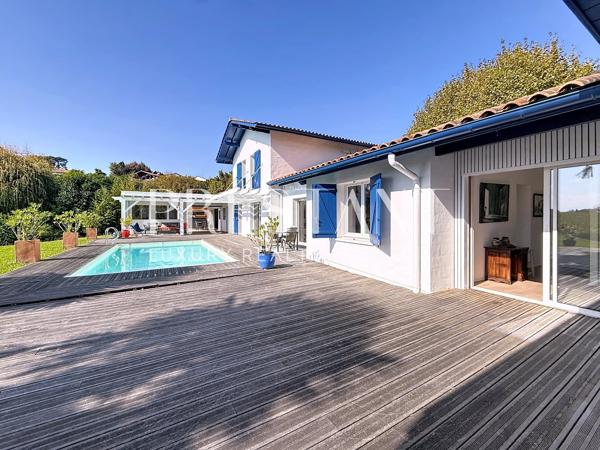 Bidart – Maison contemporaine avec piscine et vue montagne, BIDART