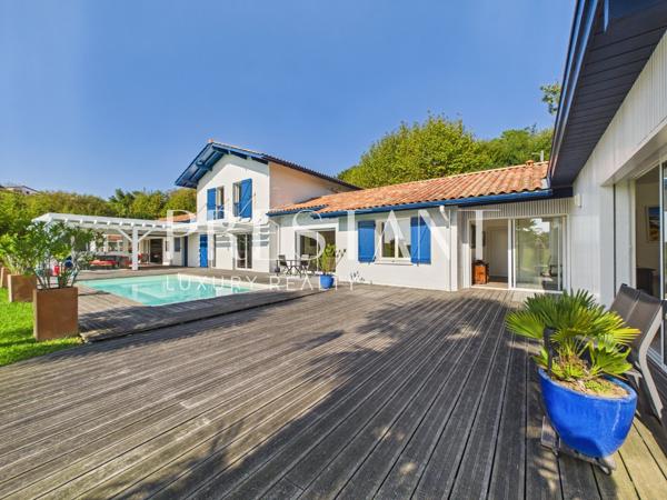Bidart – Maison contemporaine avec piscine et vue montagne, BIDART