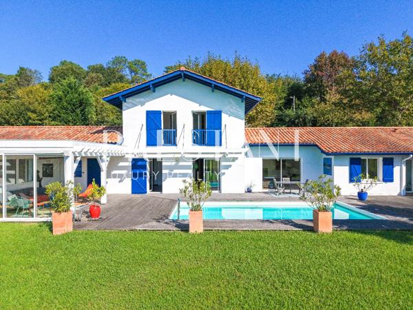Bidart – Maison contemporaine avec piscine et vue montagne, BIDART