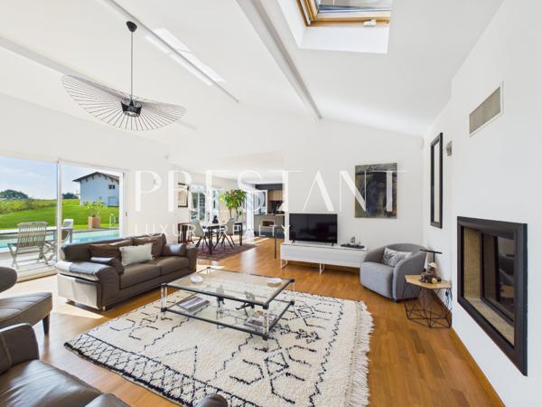 Bidart – Maison contemporaine avec piscine et vue montagne, BIDART