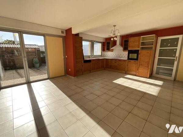 PLOEMEUR - LE FORT BLOQUÉ - Maison de plain pied de 77m² avec dépendance de 20m² la plage à pied