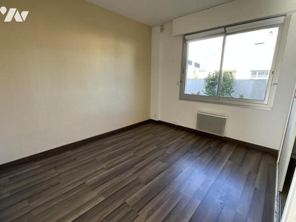 PLOEMEUR - LE FORT BLOQUÉ - Maison de plain pied de 77m² avec dépendance de 20m² la plage à pied