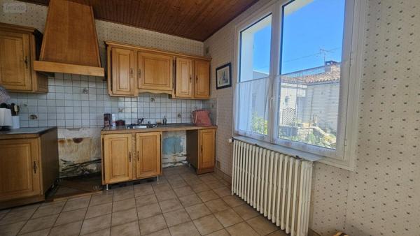 Maison individuelle à vendre à Bressuire dans les Deux-Sèvres (79300), ref : 79025-292-79025