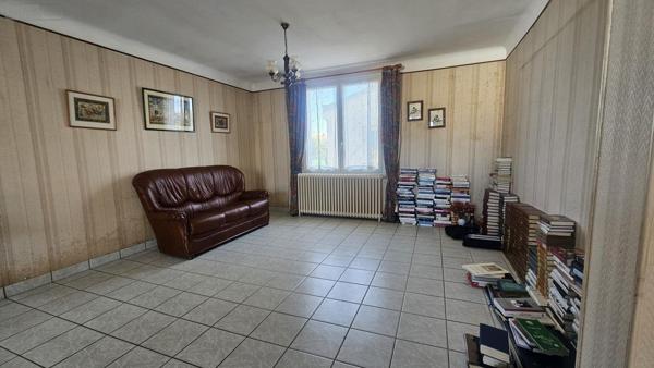 Maison individuelle à vendre à Bressuire dans les Deux-Sèvres (79300), ref : 79025-292-79025