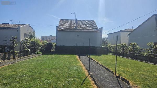 Maison individuelle à vendre à Bressuire dans les Deux-Sèvres (79300), ref : 79025-292-79025