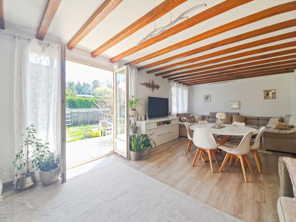 Maison Meulan En Yvelines 7 pièces 172 m² sous sol total, piscine, 850 m² de parcelle