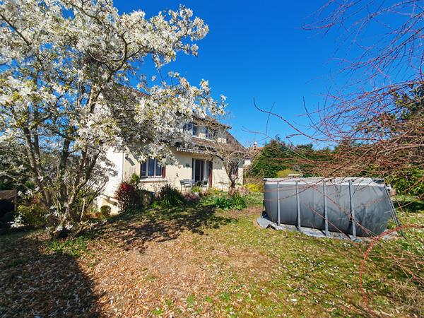 Maison Meulan En Yvelines 7 pièces 172 m² sous sol total, piscine, 850 m² de parcelle