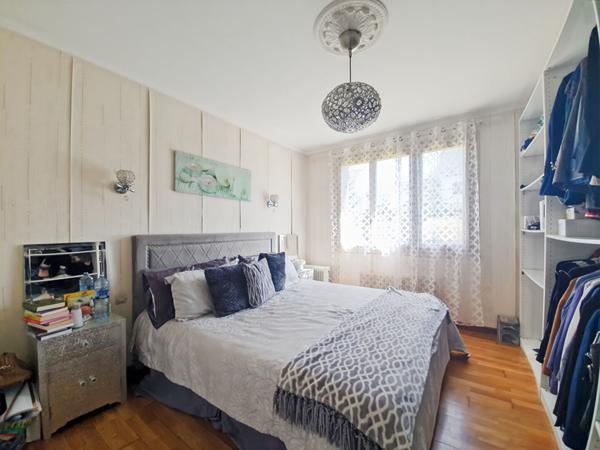 Maison Meulan En Yvelines 7 pièces 172 m² sous sol total, piscine, 850 m² de parcelle