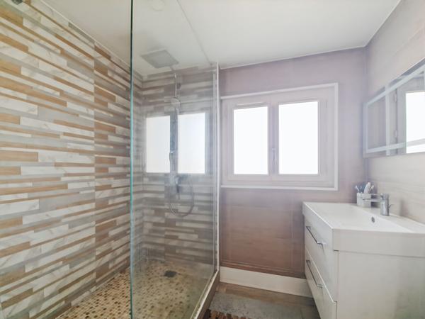 Maison Meulan En Yvelines 7 pièces 172 m² sous sol total, piscine, 850 m² de parcelle