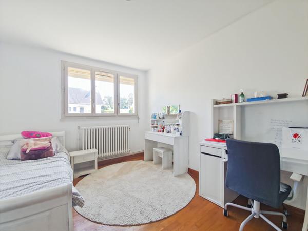 Maison Meulan En Yvelines 7 pièces 172 m² sous sol total, piscine, 850 m² de parcelle