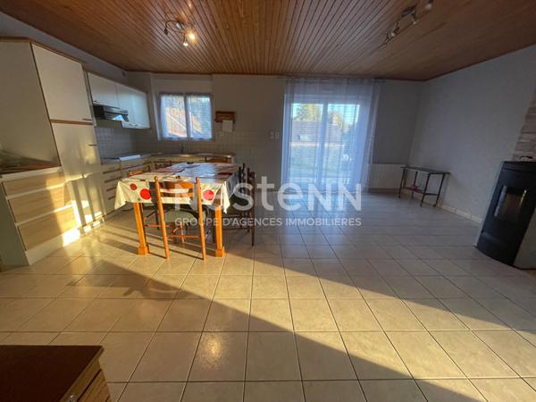 Maison à vendre à Elven - 3 chambres, vie de plain pied / Garage / Morbihan Sud / Bretagne