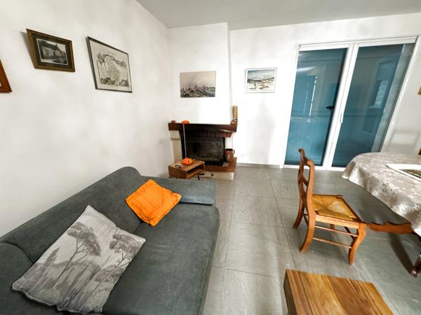 Vézelay (89450) Propriété située dans le Vézelien avec un jardin clos d'environ 2, 5 hectares au prix de 275 600 € F.A.I.