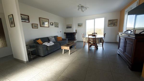 Vézelay (89450) Propriété située dans le Vézelien avec un jardin clos d'environ 2, 5 hectares au prix de 275 600 € F.A.I.