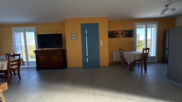 Vézelay (89450) Propriété située dans le Vézelien avec un jardin clos d'environ 2, 5 hectares au prix de 275 600 € F.A.I.