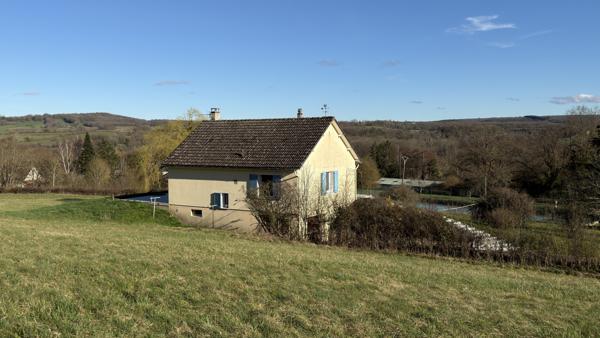 Vézelay (89450) Propriété située dans le Vézelien avec un jardin clos d'environ 2, 5 hectares au prix de 275 600 € F.A.I.