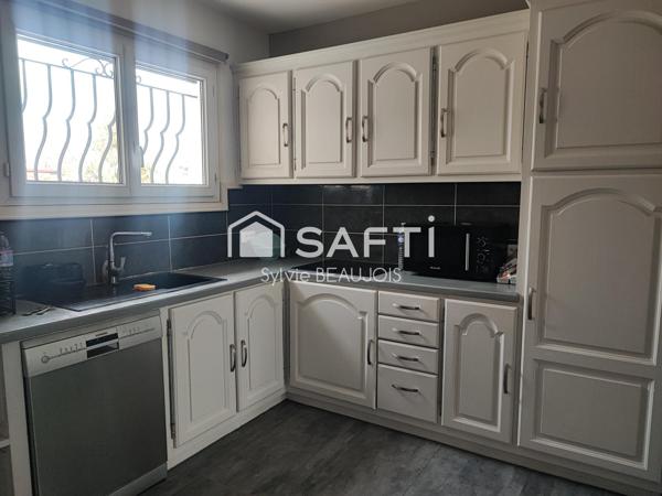 Plain-pied avec piscine, jardin et double garage