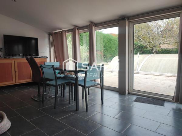 Plain-pied avec piscine, jardin et double garage