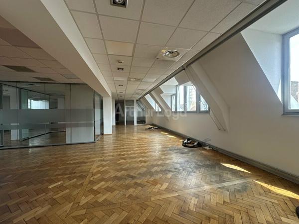 BUREAUX à LOUER de 455 m²