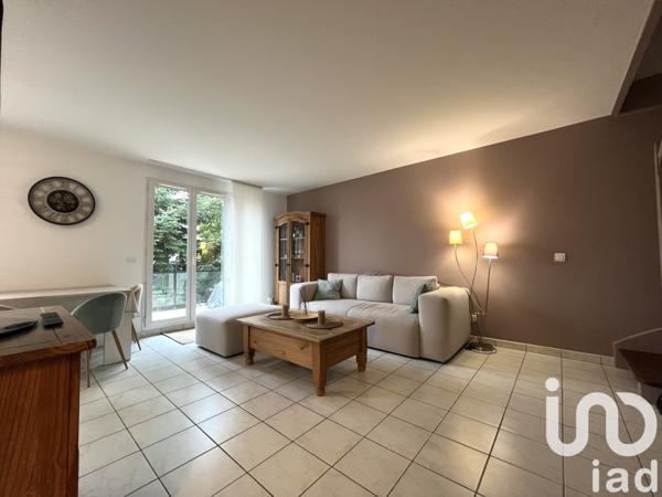 Appartement 3 pièces de 61 m² à Combs-la-Ville (77380)