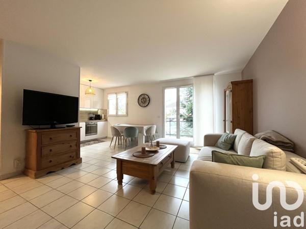 Appartement 3 pièces de 61 m² à Combs-la-Ville (77380)