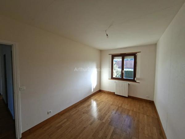 Vente                                                      Maison
                        
                     3 pièces                      72 m2                     à Gisors