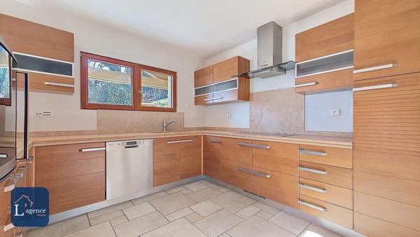 Maison d'architecte T8 avec vue exceptionnelle , terrasse, garage