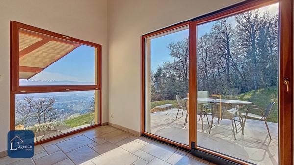 Maison d'architecte T8 avec vue exceptionnelle , terrasse, garage