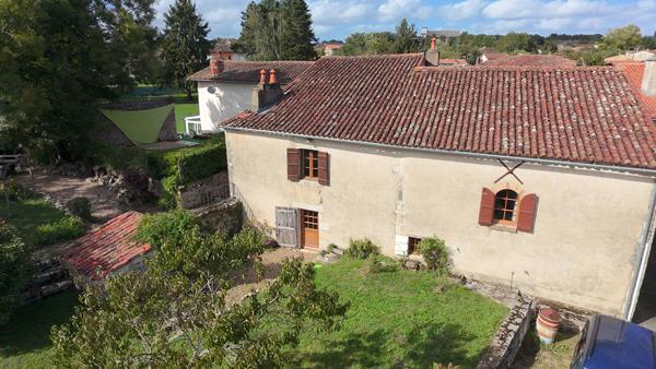 Belle demeure à  Charroux