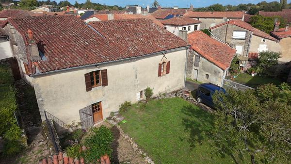 Belle demeure à  Charroux