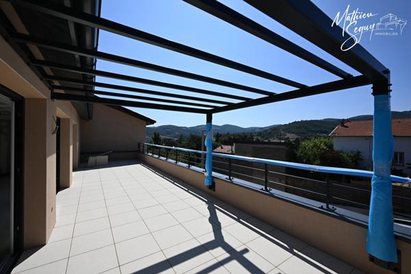 Découvrez cet appartement Neuf Alliant Élégance et Commodités !