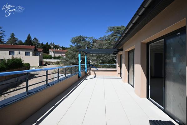 Découvrez cet appartement Neuf Alliant Élégance et Commodités !