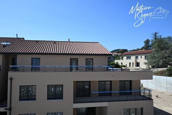 Découvrez cet appartement Neuf Alliant Élégance et Commodités !