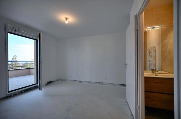 Découvrez cet appartement Neuf Alliant Élégance et Commodités !