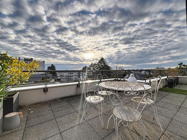 DUPLEX Proche Christ-Roi T5 avec 3 chambres- Terrasses, ascenseur, double garage