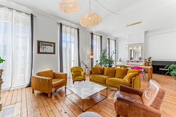 Appartement Haussmannien avec terrasse, quartier Chalets à Toulouse