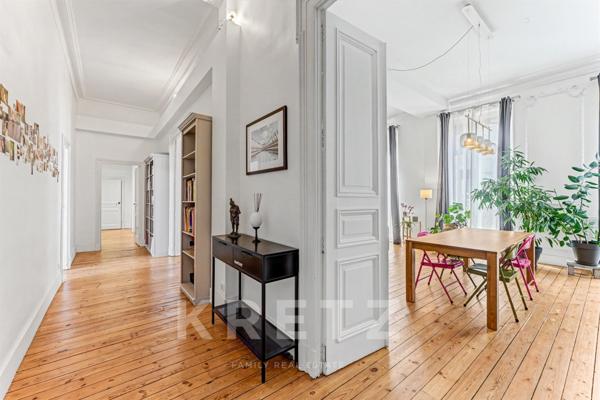 Appartement Haussmannien avec terrasse, quartier Chalets à Toulouse