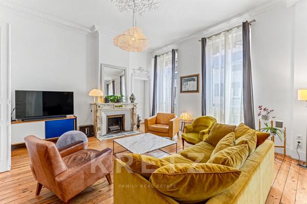 Appartement Haussmannien avec terrasse, quartier Chalets à Toulouse