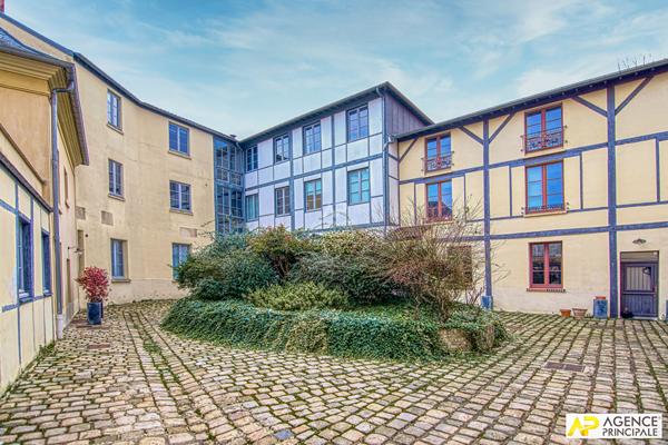 Versailles carrés Saint-Louis Maison de ville de 5 pièces 127 m² au sol €1 080 000 ** - Référence 27661