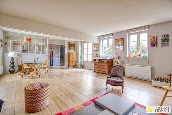 Versailles carrés Saint-Louis Maison de ville de 5 pièces 127 m² au sol €1 080 000 ** - Référence 27661