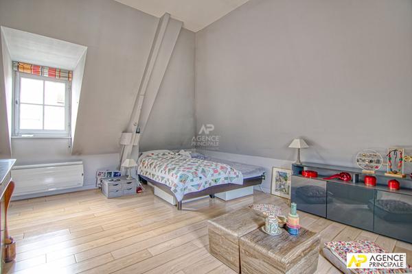 Versailles carrés Saint-Louis Maison de ville de 5 pièces 127 m² au sol €1 080 000 ** - Référence 27661