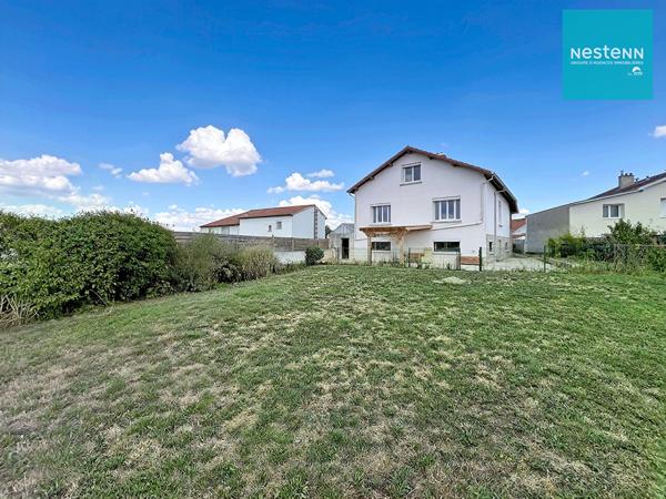 Maison rénovée à Saint Romain le Puy  (42610) ! 4 chambres - 1080 m² de terrain - Proche centre ville