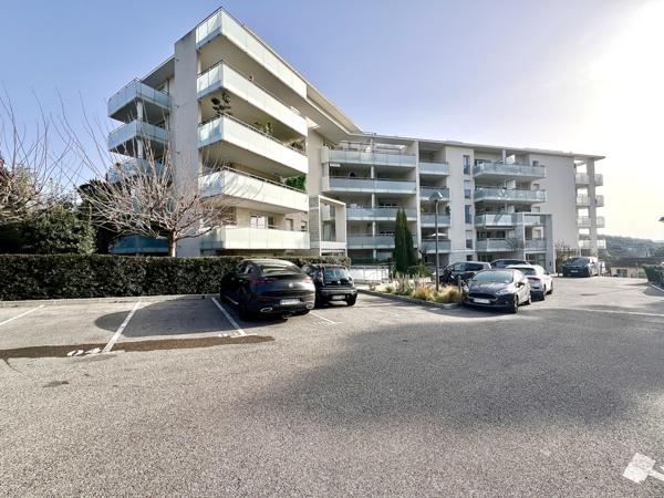 Marseille (13012) VENDU - 13012 MARSEILLE / Les Trois Lucs - Appartement 3 pièces 66m2 - Terrasse 12m2 - 1 parking