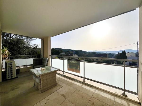 Marseille (13012) VENDU - 13012 MARSEILLE / Les Trois Lucs - Appartement 3 pièces 66m2 - Terrasse 12m2 - 1 parking