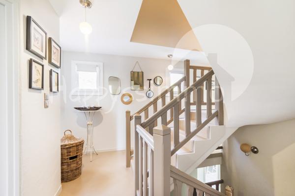 Maison
                                                                                                                                                                                                                                                                                                                        7 pièce(s)                                                                                                                                                                                                          6 chambre(s)                                                                                                                                                                                                          233  m²