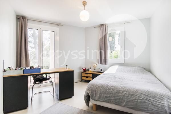 Maison
                                                                                                                                                                                                                                                                                                                        7 pièce(s)                                                                                                                                                                                                          6 chambre(s)                                                                                                                                                                                                          233  m²