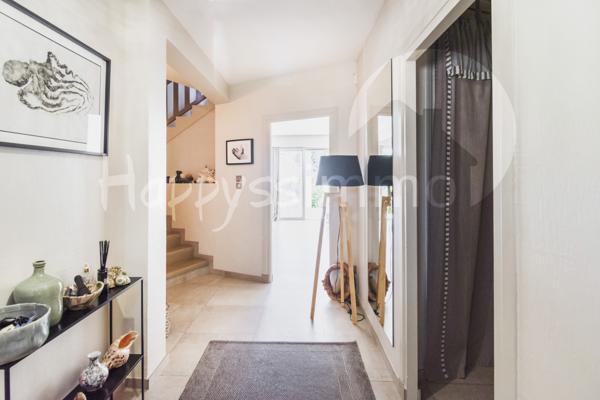 Maison
                                                                                                                                                                                                                                                                                                                        7 pièce(s)                                                                                                                                                                                                          6 chambre(s)                                                                                                                                                                                                          233  m²