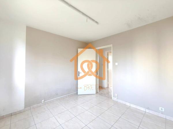 Bel Appartement traversant 2ème étage avec 3 chambres