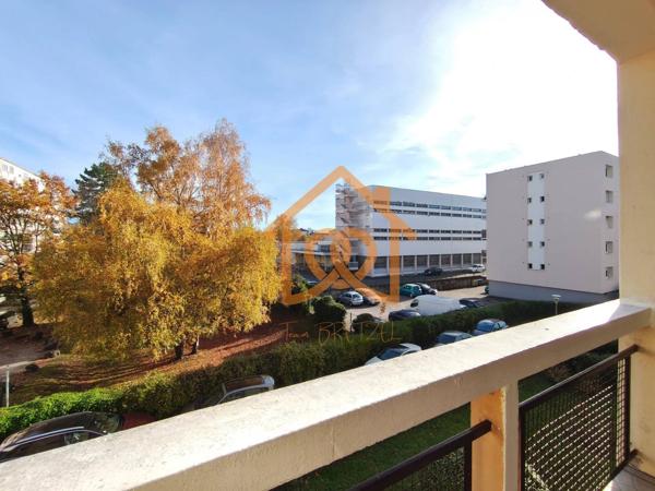 Bel Appartement traversant 2ème étage avec 3 chambres